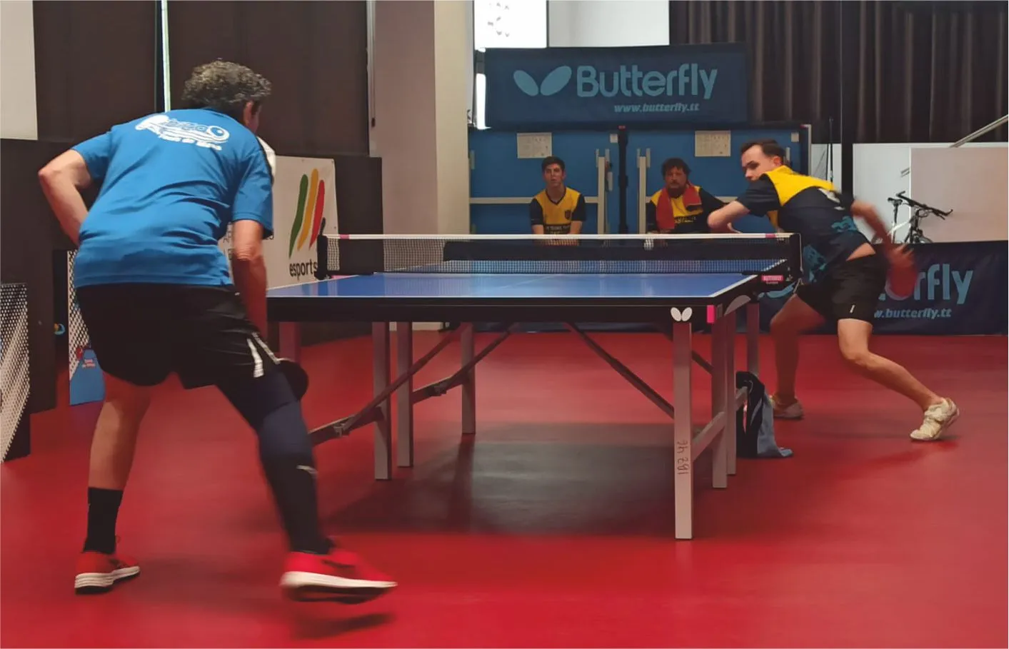 El Menugrafic - Es Viver consigue una victoria que le permite seguir soñando con la permanencia