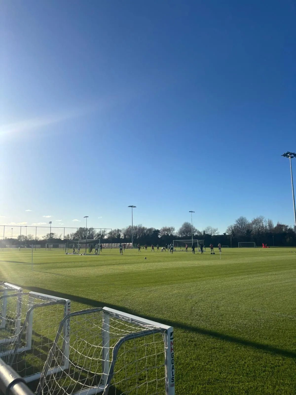 Formación de élite para el CD Don Bosco en las instalaciones del Liverpool F.C.