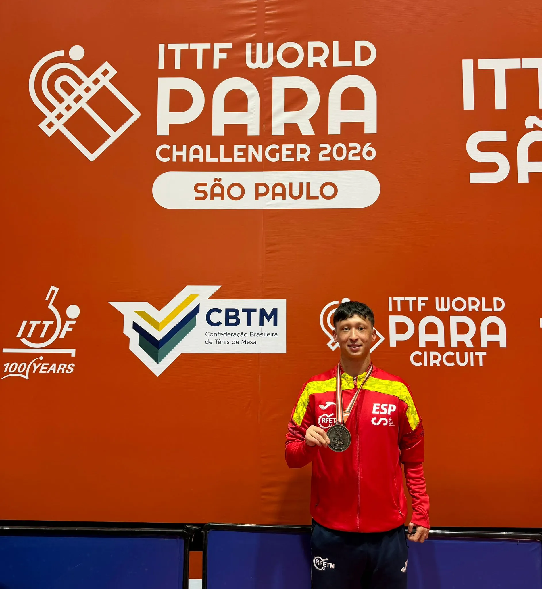 ALEJANDRO DIAZ FIRMA UNA ACTUACIÓN SÓLIDA Y SE CUELGA EL ORO EN DOBLES MIXTOS