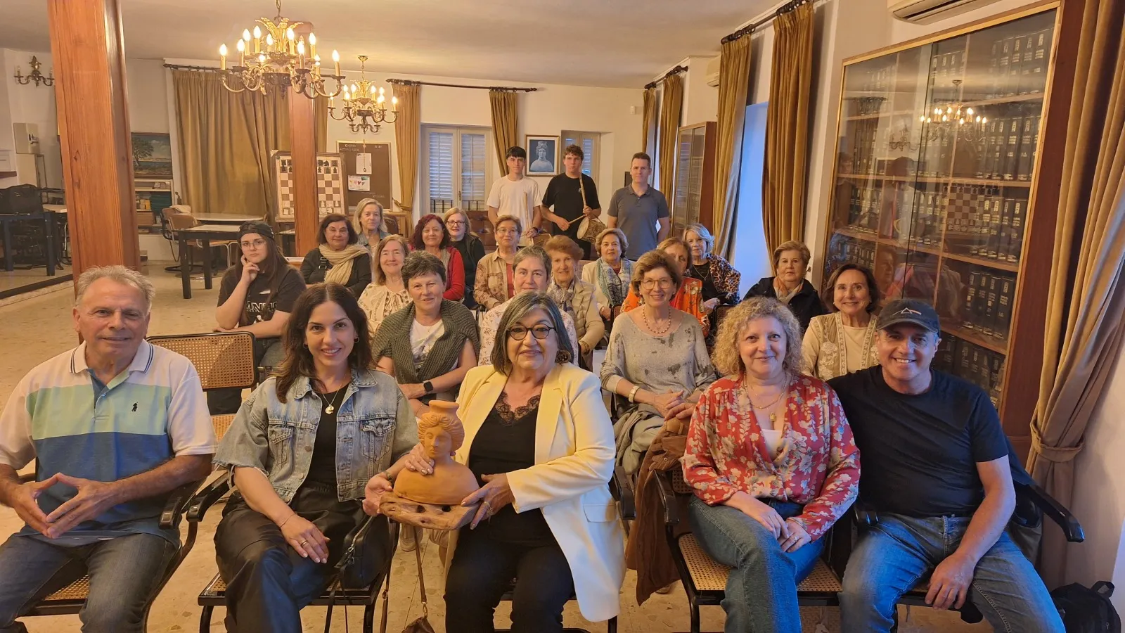 El Club JASA de atletismo y tir amb bassetja homenajea a Maribel Torres y a Joan Tur